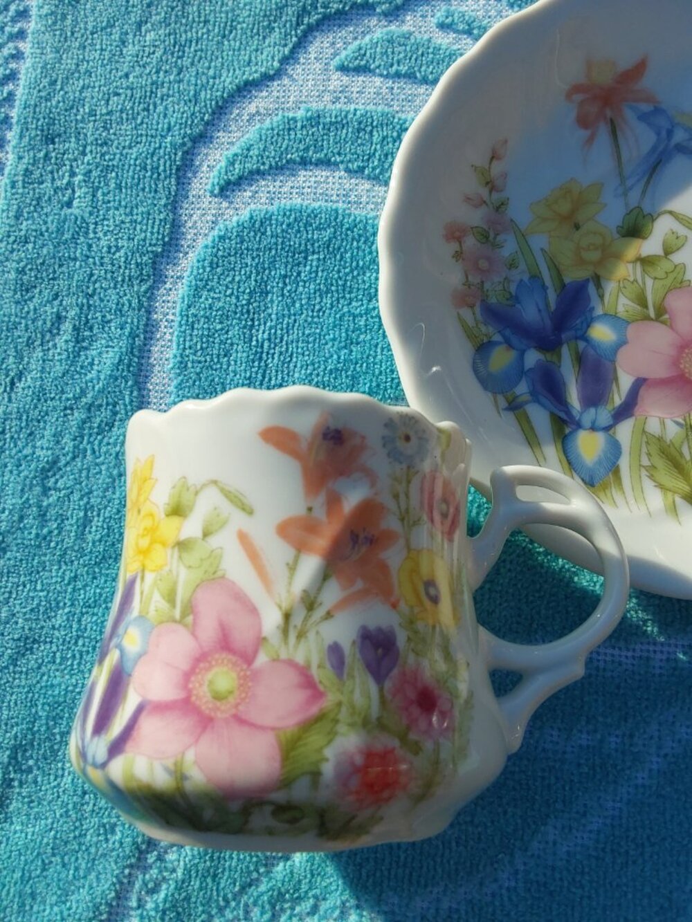 VINTAGE HAND PAINTED FLORAL TEA SERVING SET - Picture 13 of 16